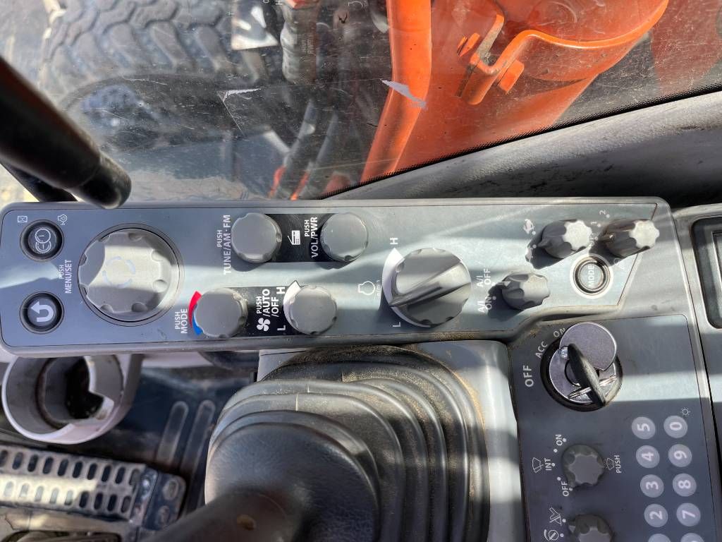 Hitachi ZX140W-6 - Blade / Triple Boom / Auto Greasing