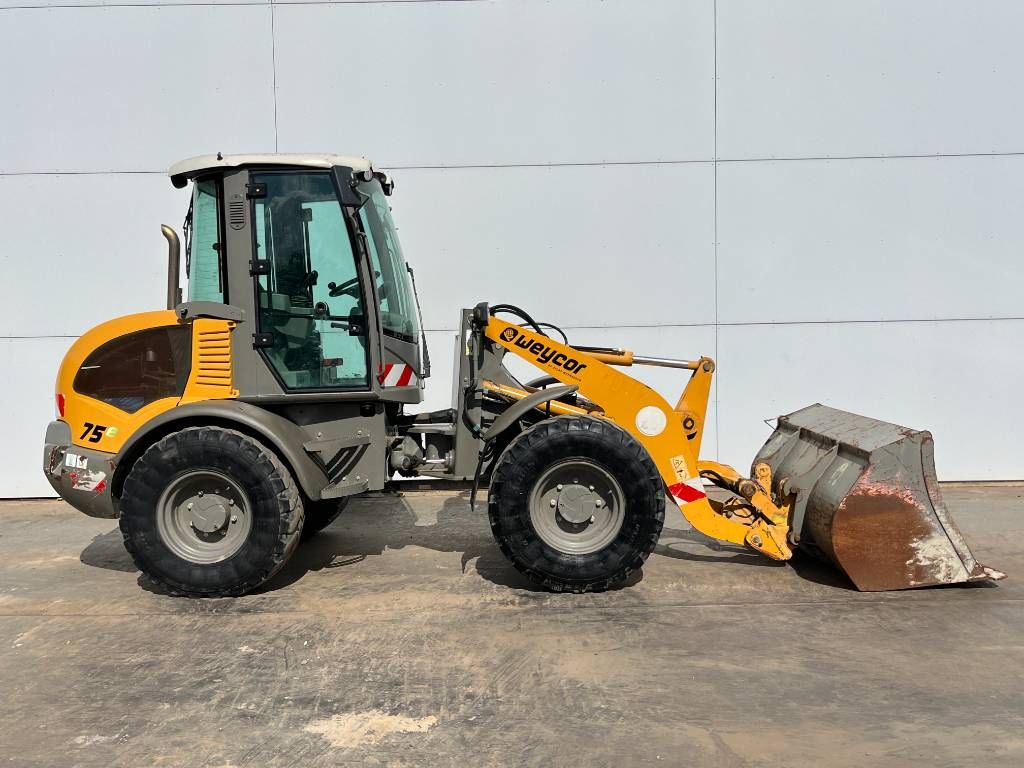 Weycor 75E - German Machine / Quick Coupler