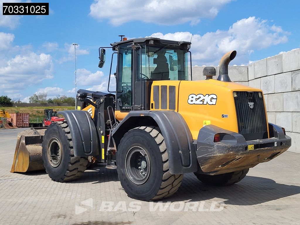 Case 821 G
