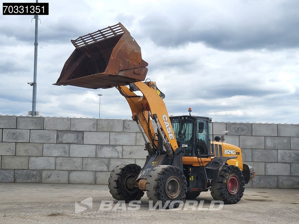 Case 821 G