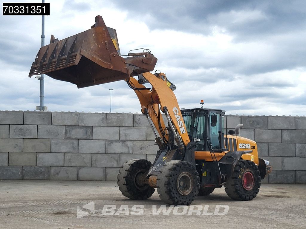 Case 821 G