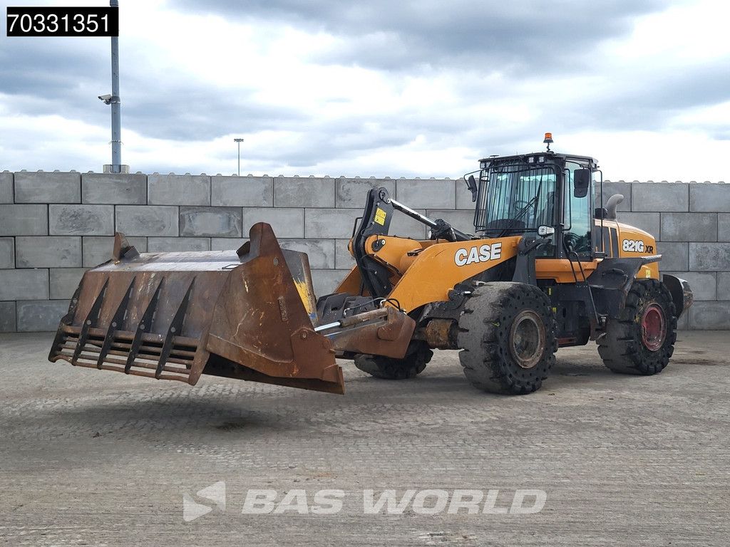 Case 821 G