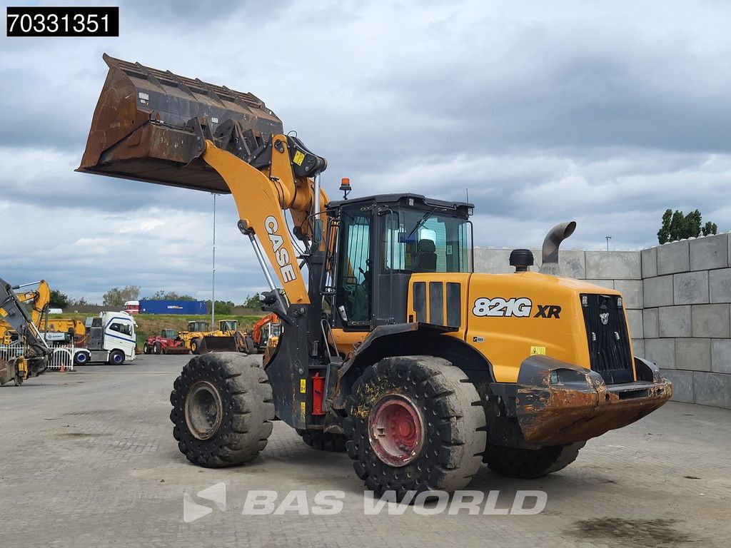 Case 821 G
