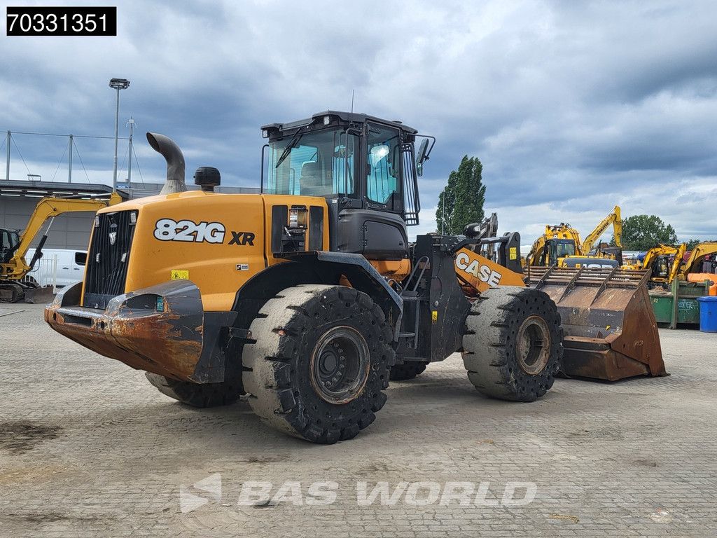 Case 821 G