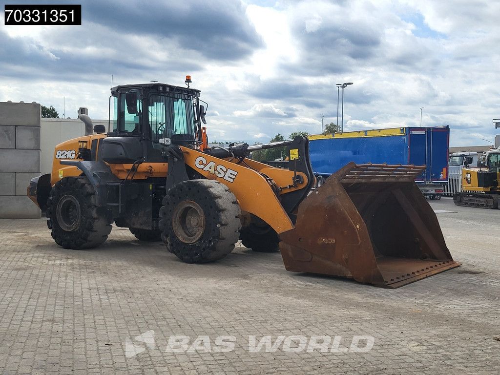 Case 821 G