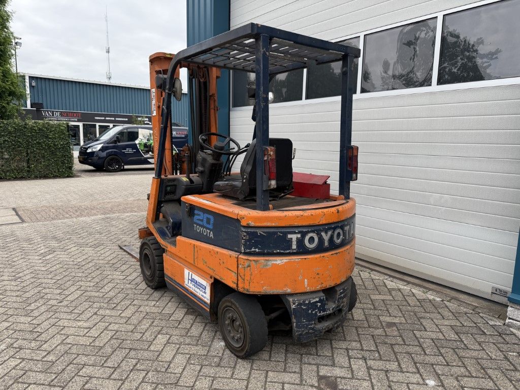 LINDE E35HL E40-600 E30 TOYOTA 7FBMF50 KOMATSU FD25T-12 TOYOTA