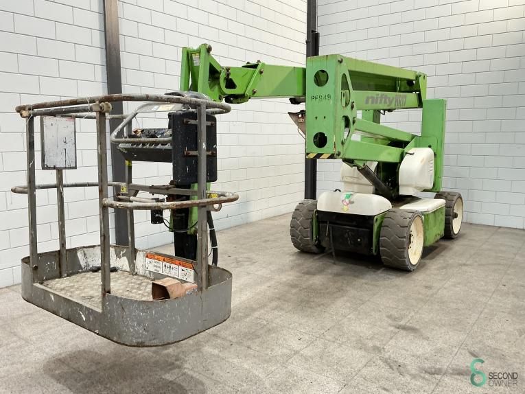 Articulated boom lift Nifty Lift HR17 NDE 2009