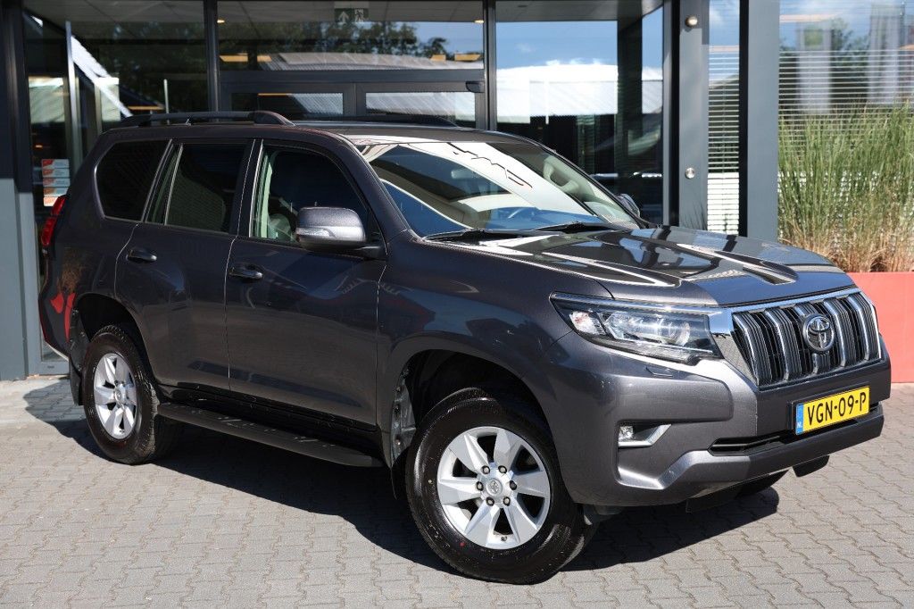 Toyota Landcruiser 150 2.8 D-4D 5DRS CHALLENGER A/T VAN
