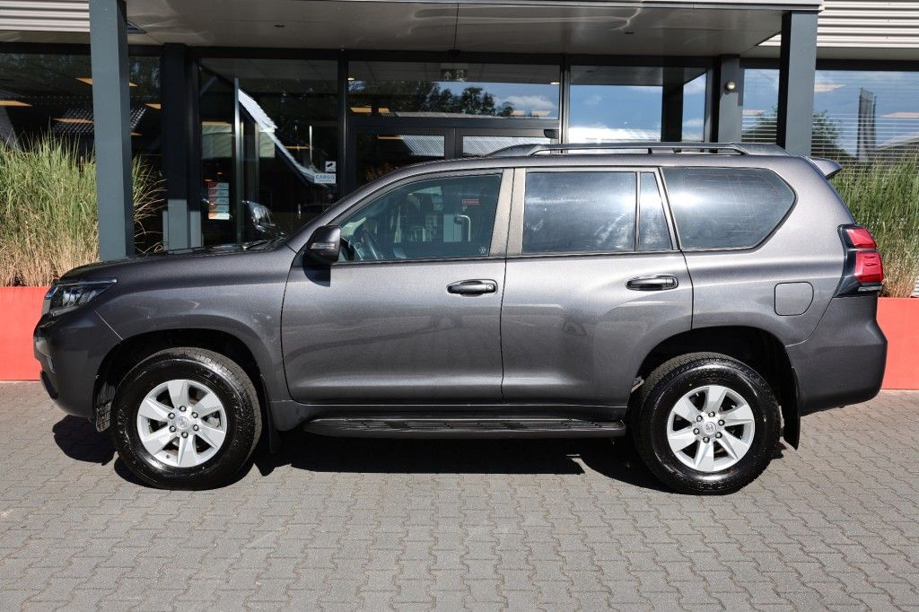 Toyota Landcruiser 150 2.8 D-4D 5DRS CHALLENGER A/T VAN