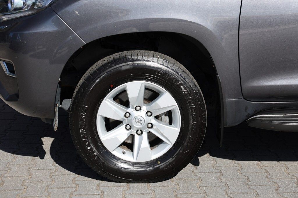 Toyota Landcruiser 150 2.8 D-4D 5DRS CHALLENGER A/T VAN