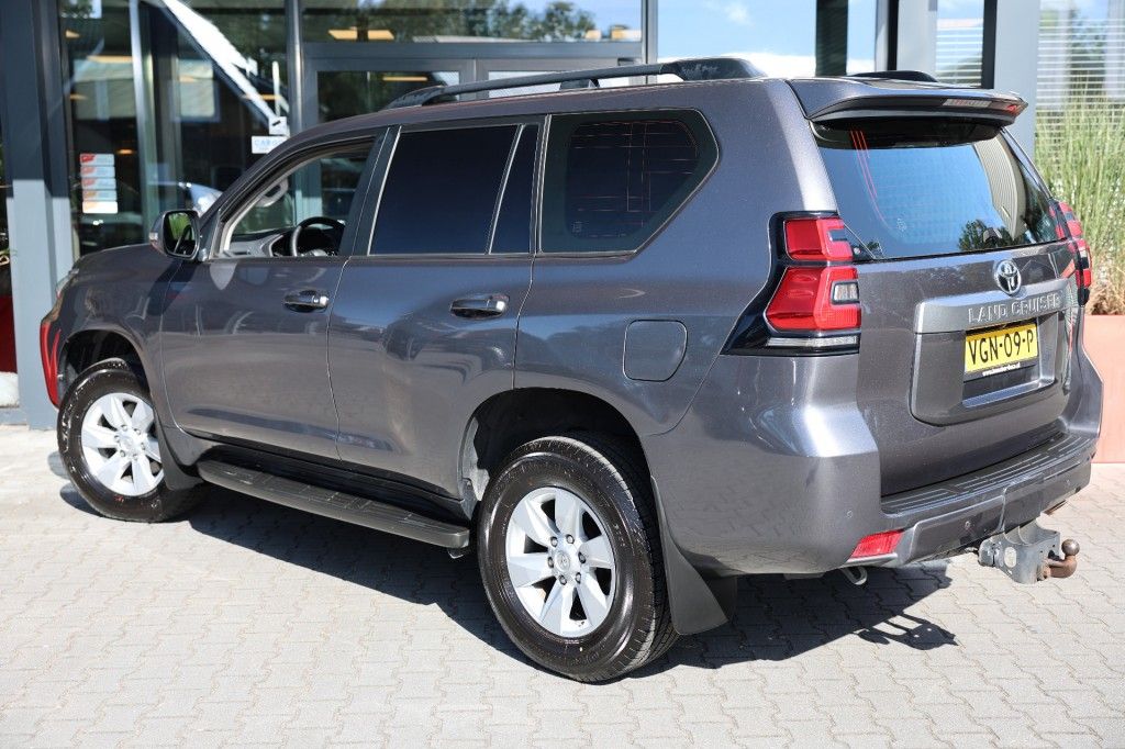 Toyota Landcruiser 150 2.8 D-4D 5DRS CHALLENGER A/T VAN