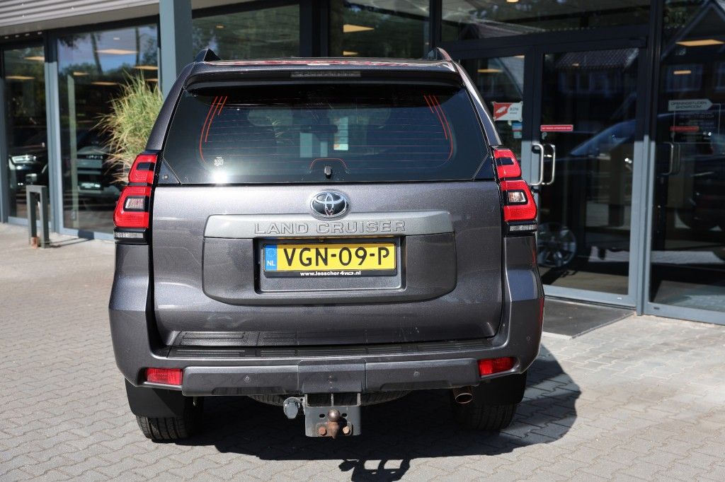 Toyota Landcruiser 150 2.8 D-4D 5DRS CHALLENGER A/T VAN