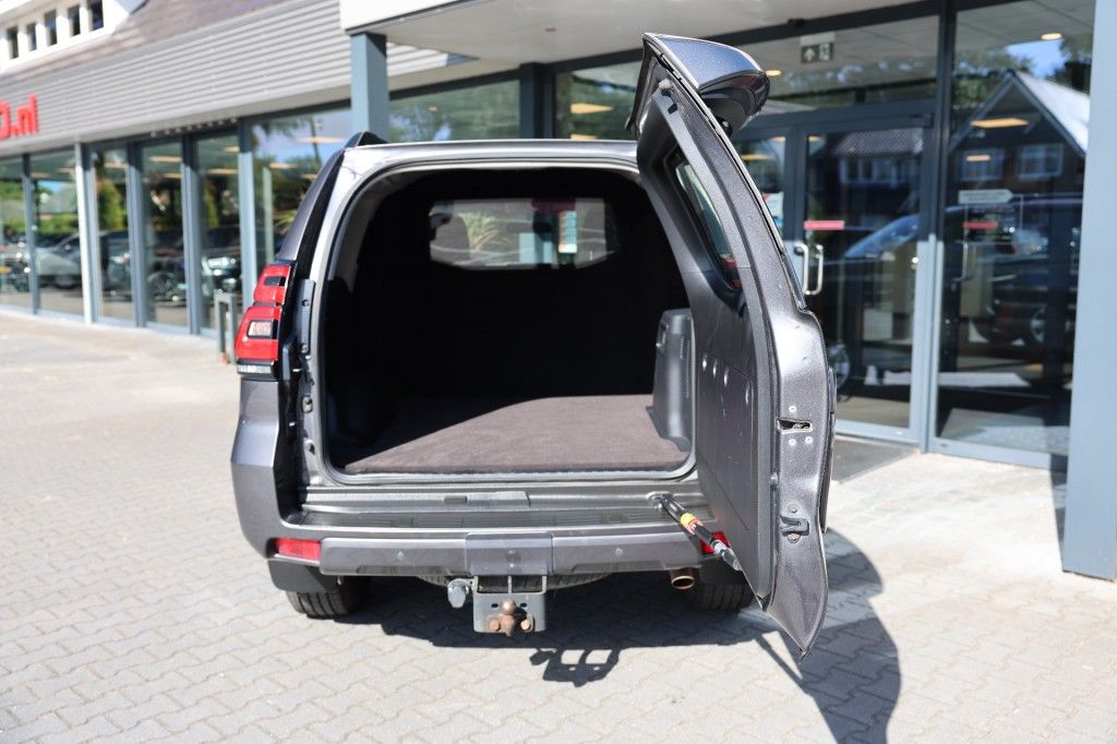 Toyota Landcruiser 150 2.8 D-4D 5DRS CHALLENGER A/T VAN