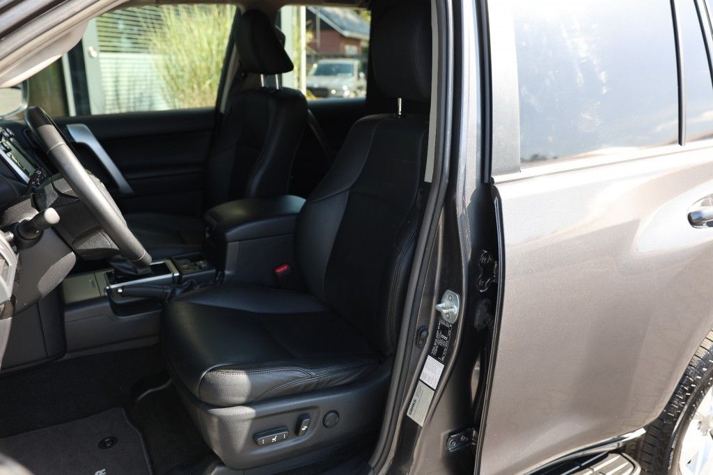 Toyota Landcruiser 150 2.8 D-4D 5DRS CHALLENGER A/T VAN