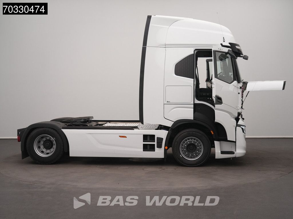 Iveco S-Way S-Way 500 4X2 NEW! Retarder 2x tanks Standklima ACC NAVI LED Mirrorcams