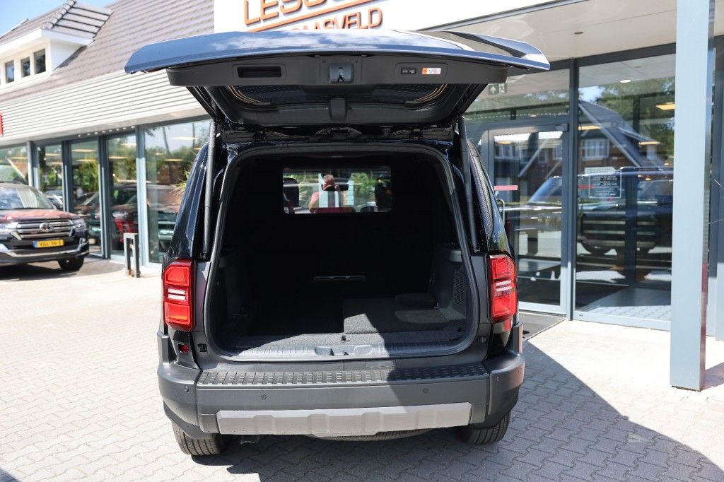 Toyota Landcruiser 250 2.8 D-4D 5DRS PROFESSIONAL PANODAK A/T VAN