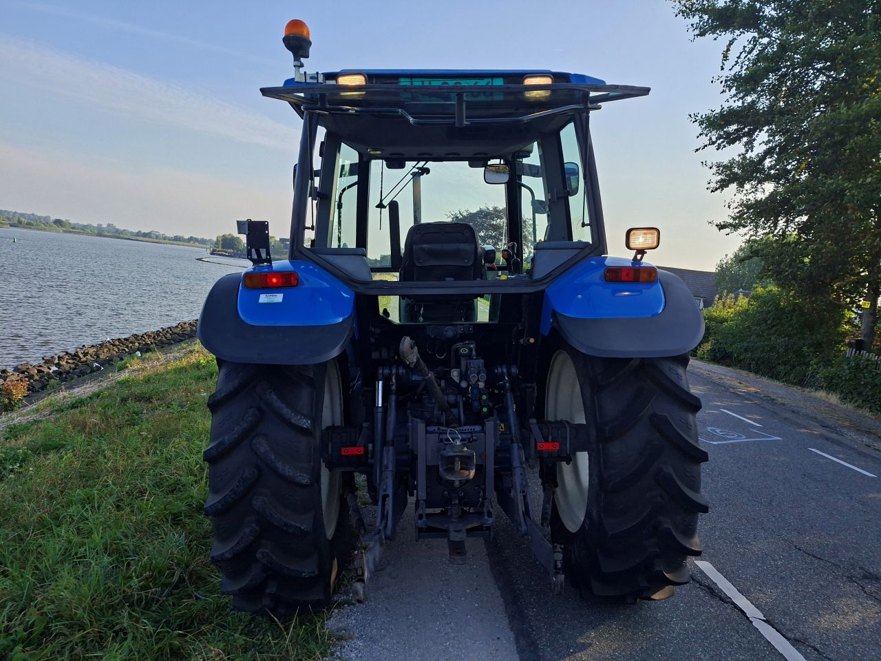 New Holland TS 90