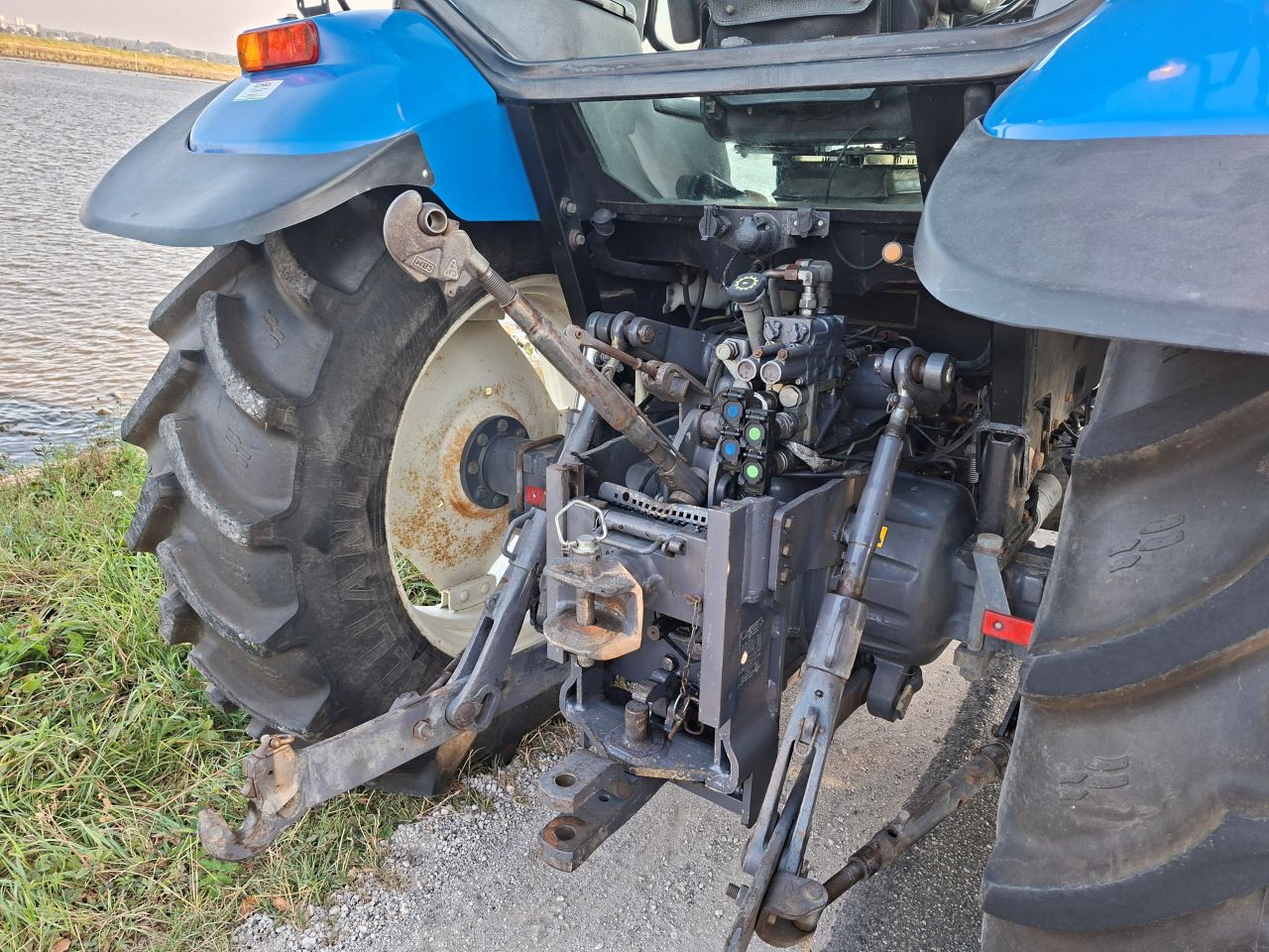 New Holland TS 90