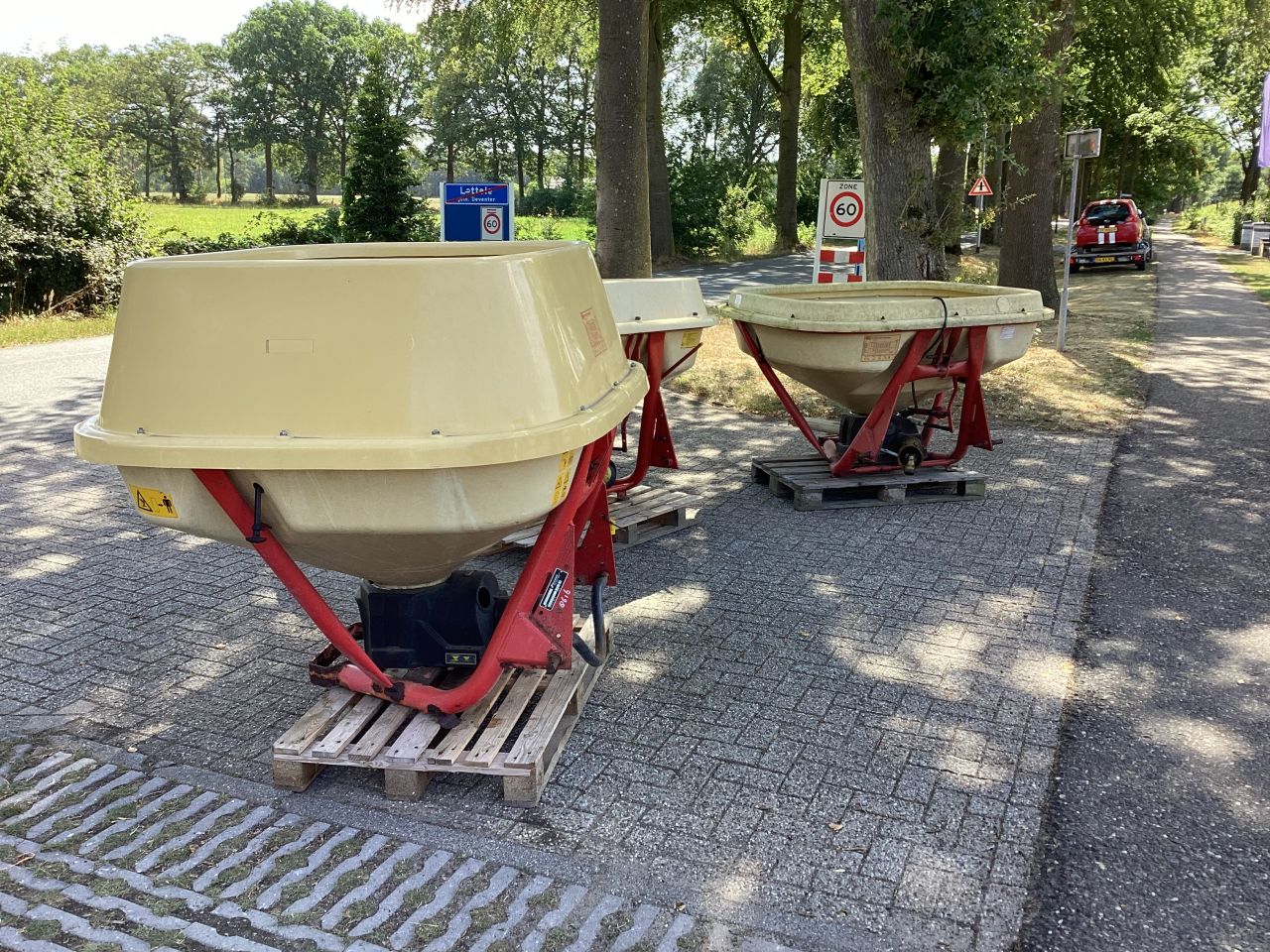 3 x Vicon pendelstrooiers