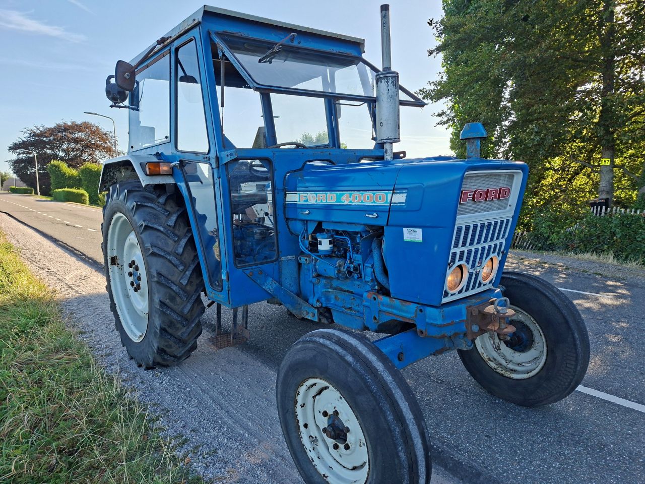 Ford 4000 met cabine