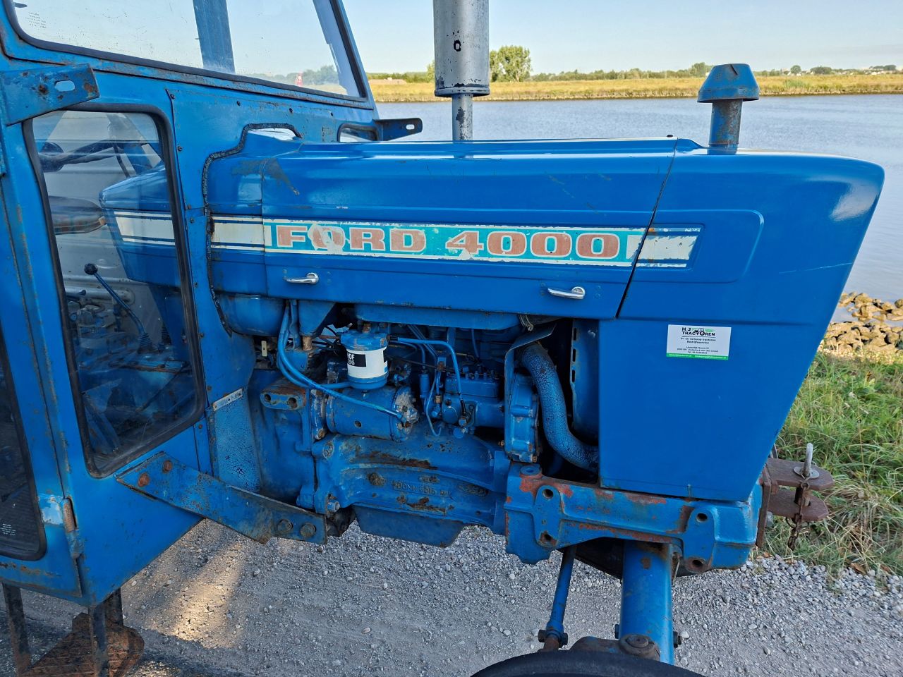 Ford 4000 met cabine