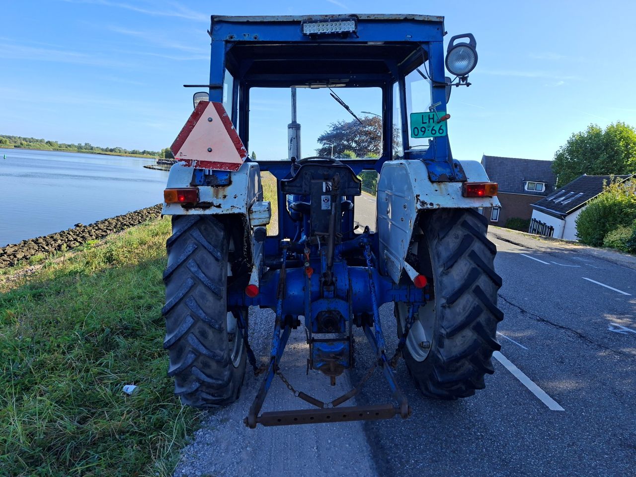 Ford 4000 met cabine