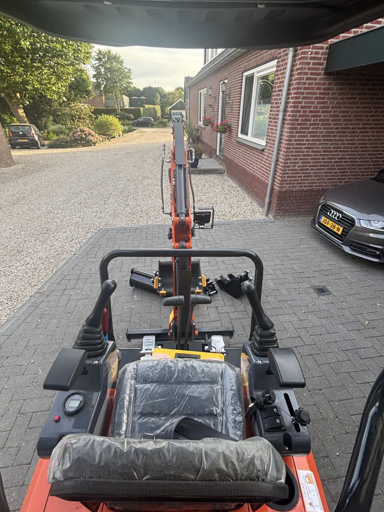 Minigraver JMH 1200 kg graafmachine