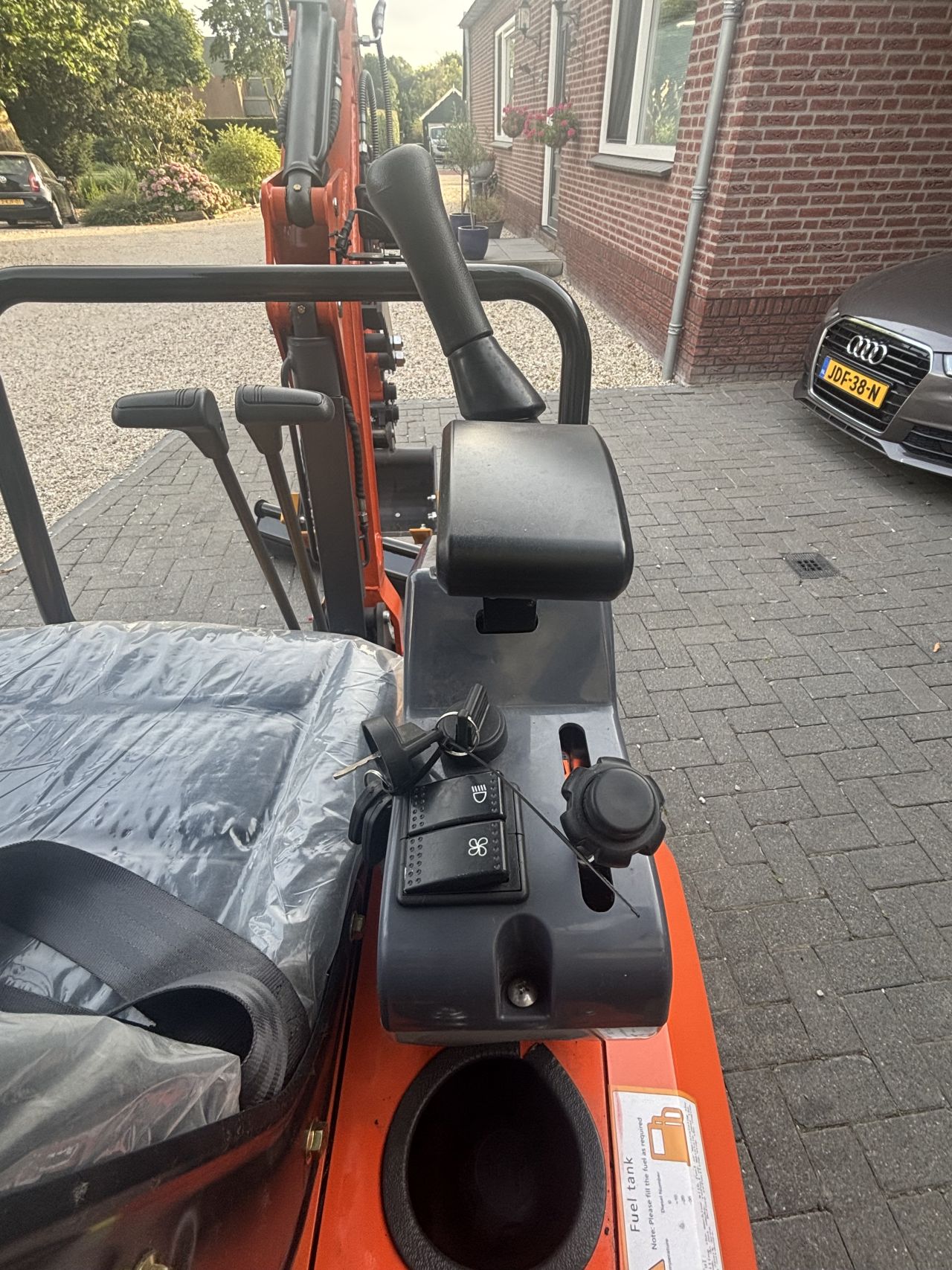 Minigraver JMH 1200 kg graafmachine