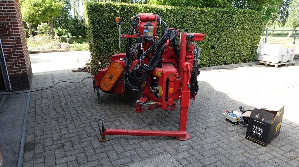 Ducker UNA450DX front maaiarm met Dücker MK12R klepelmaaier