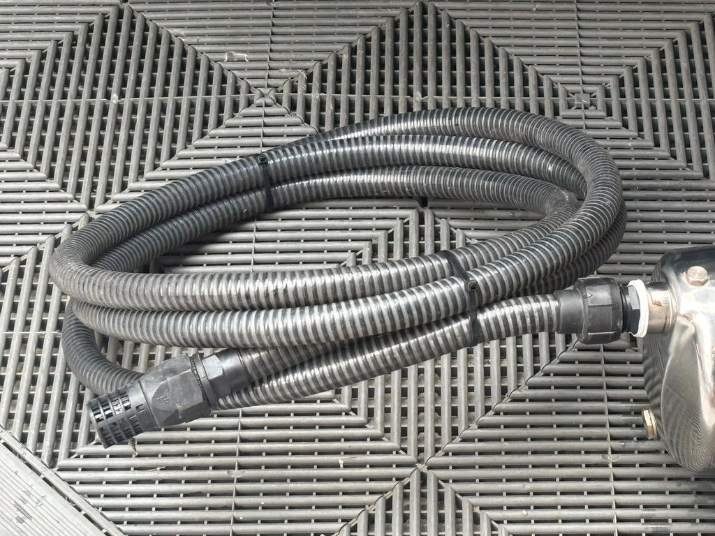 Marina gebruikte waterpomp Incl. Zuigslang beregeningspomp