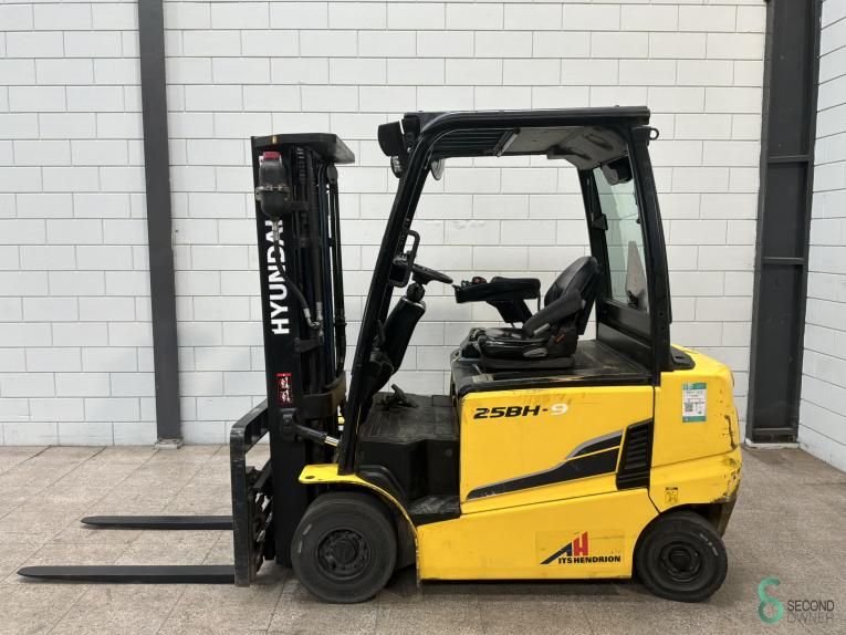 Forklifts Electric Hyundai 25BH 9 2016 Triplex