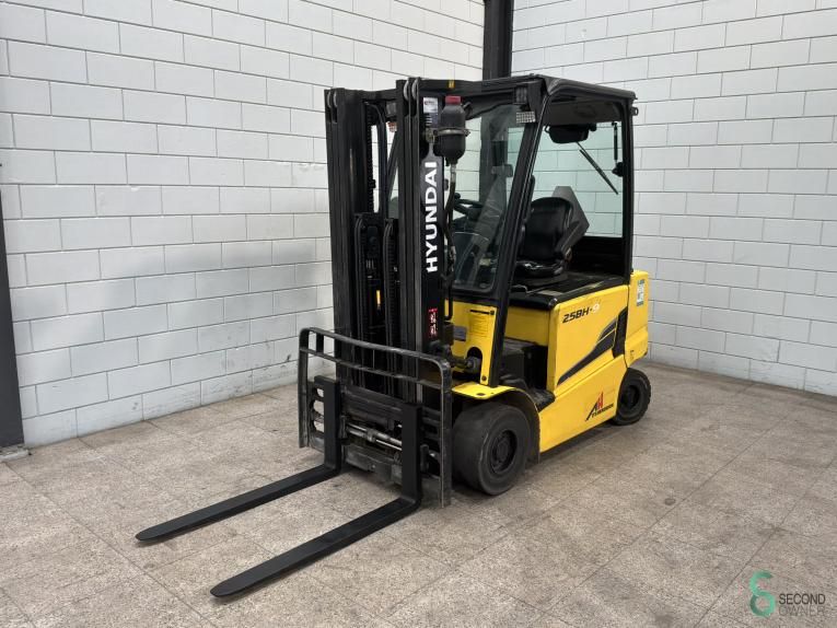 Forklifts Electric Hyundai 25BH 9 2016 Triplex