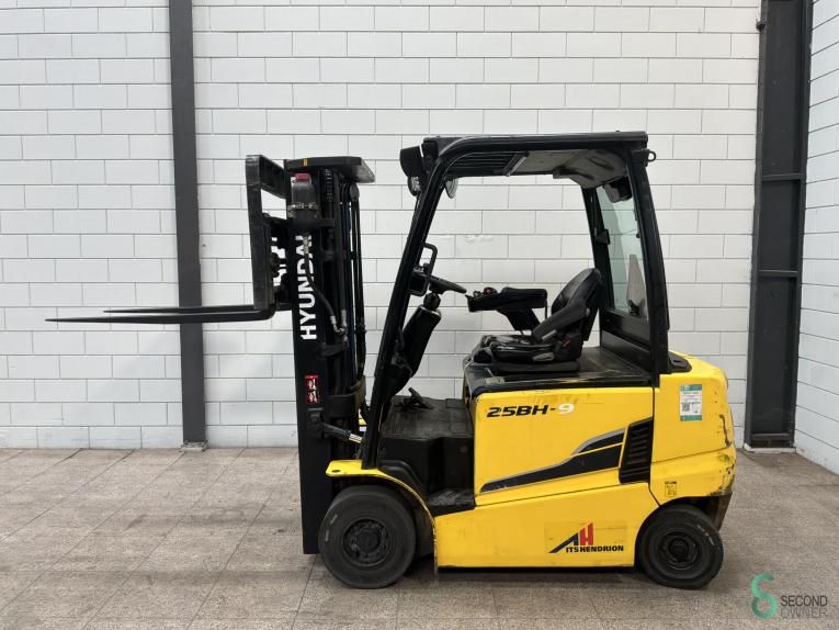 Forklifts Electric Hyundai 25BH 9 2016 Triplex