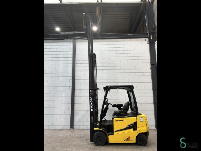 Forklifts Electric Hyundai 25BH 9 2016 Triplex