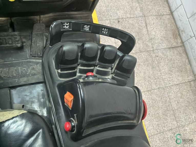 Forklifts Electric Hyundai 25BH 9 2016 Triplex