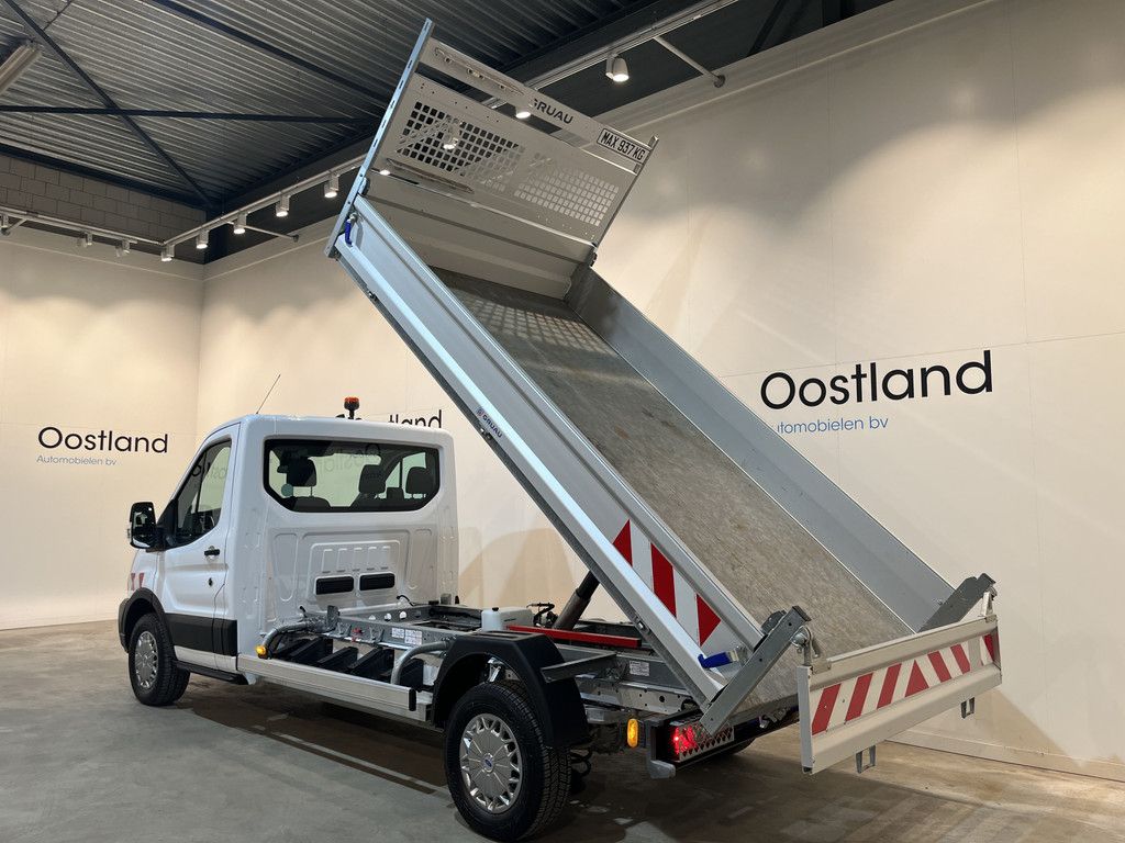 Ford E-Transit 350 L3H1 Trend 68 kWh RWD Kipper / Tipper / 100% Elektrisch / Airco / Cruise Control / Camera / CarPlay / Navigatie / 3-Zits / 1.450 KM !! RIJKLAAR !!