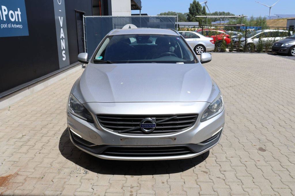 Volvo V60 D3 R-Design Diesel Kombi 150 PS 2016