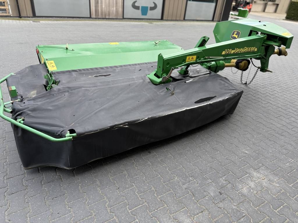 John Deere 328 Disc