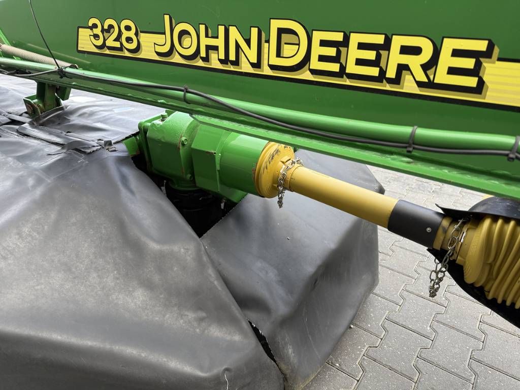 John Deere 328 Disc