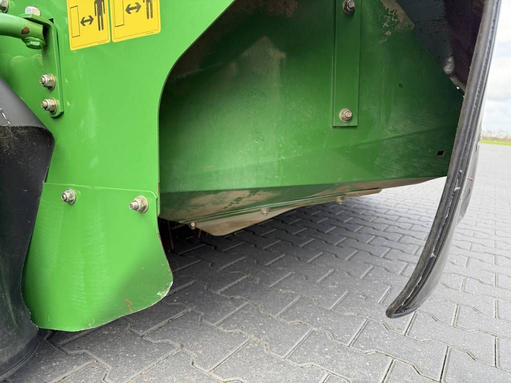 John Deere 328 Disc