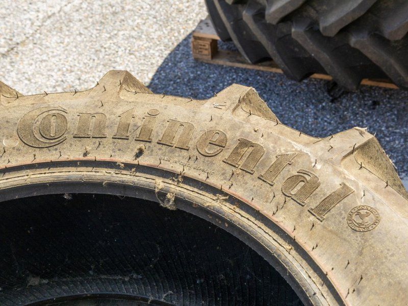 Continental 320/70R24 AC70 T
