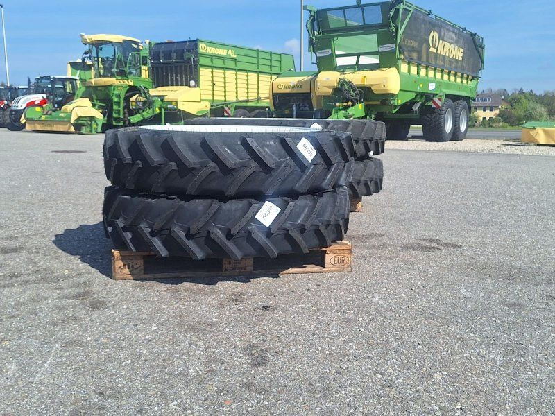 BKT 270/95R48+270/80R36 Pflegeräder