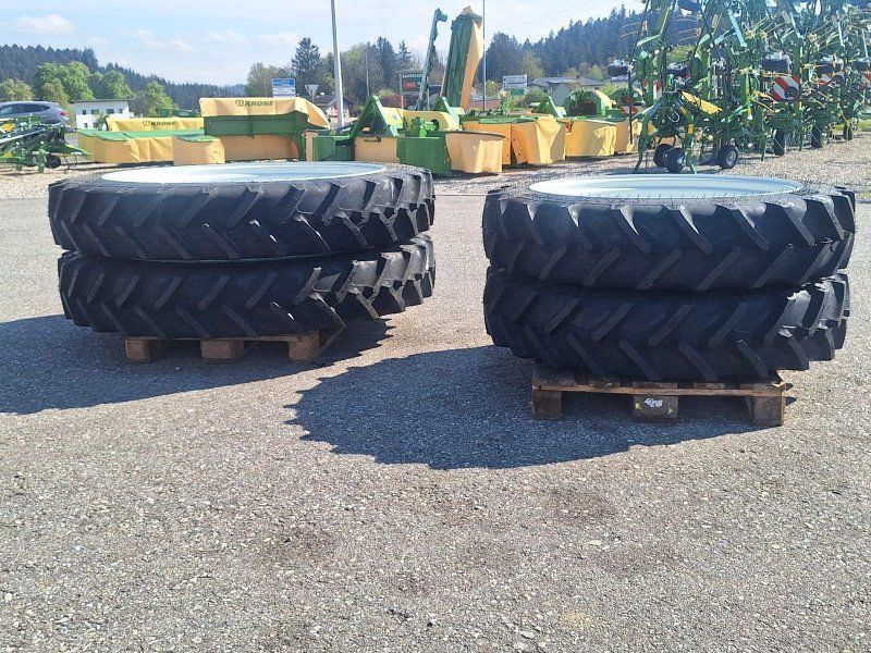 BKT 270/95R48+270/80R36 Pflegeräder