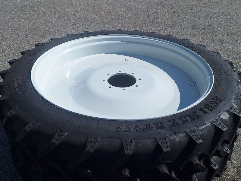 BKT 270/95R48+270/80R36 Pflegeräder