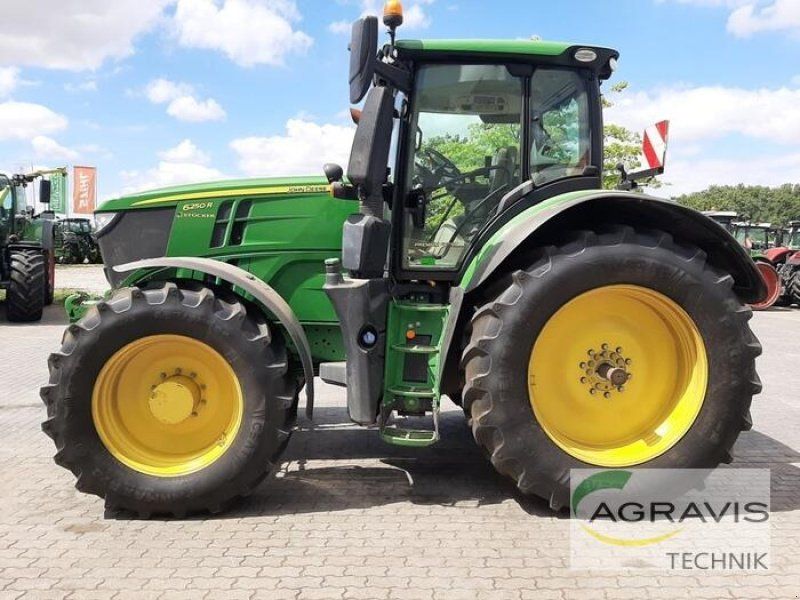 John Deere 6250 R