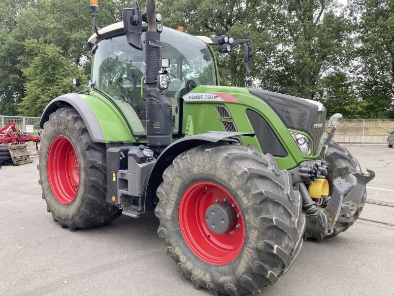 Fendt 724 VARIO S4 PROFI PLUS
