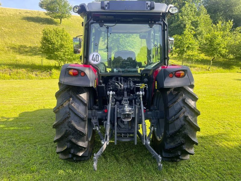 Massey Ferguson 4708 M ESSENTIAL