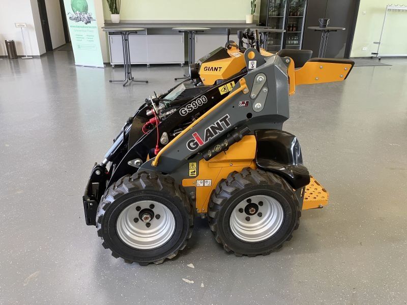 Giant GS900