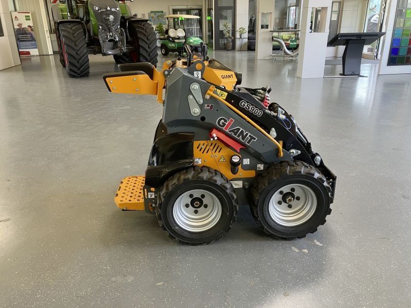 Giant GS900
