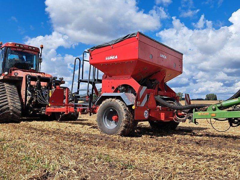Unia USF 1600/2 Fronttank 1600 l Saatguttank Düngertank Fahrgestell
